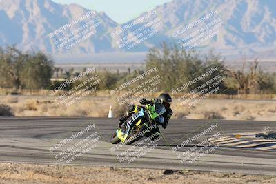 media/Dec-07-2025-CVMA (Sun) [[3e7d2de5dc]]/Race 18-Formula Twins-Formula 40 UL/